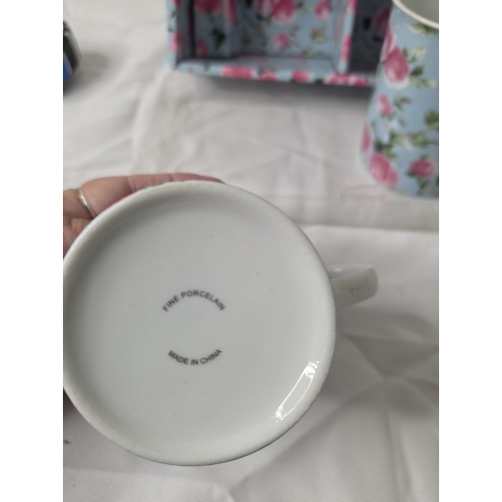 Fine bone china mugs, floral rose pattern, set of 2 with gift box - Picture 2 of 5